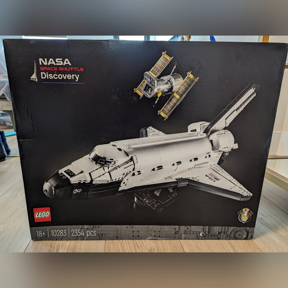 Lego 10283 Space Shuttle Discovery Set